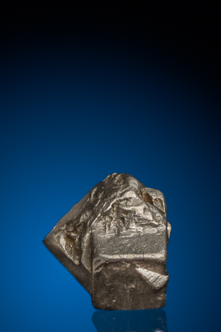 (image for) Rare Lustrous Platinum Crystal Nugget from Russia